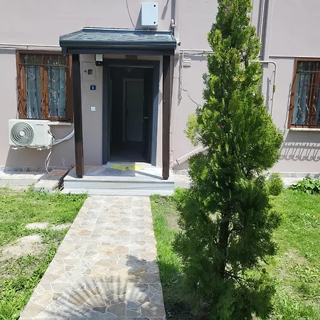 فيلة Sapanca Garden House ساكاريا